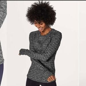 Lululemon Extra‎ Mile Long Sleeve Size 2